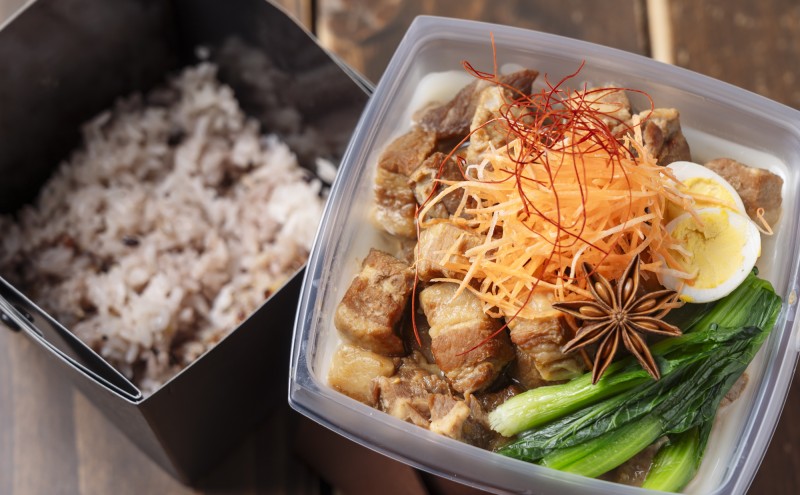 テイクアウト　道産豚の本格ルーローハン￥1080